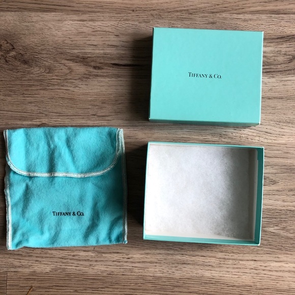 Tiffany & Co. box with dust bag - Picture 2 of 5